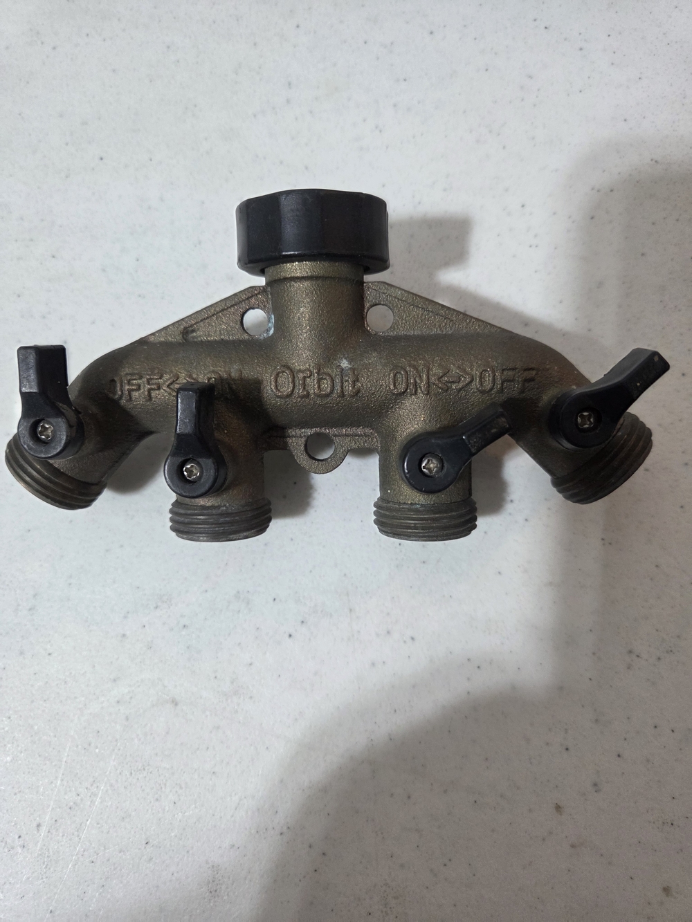 4-Way Garden Hose Splitter Faucet Connector - Brass Tone